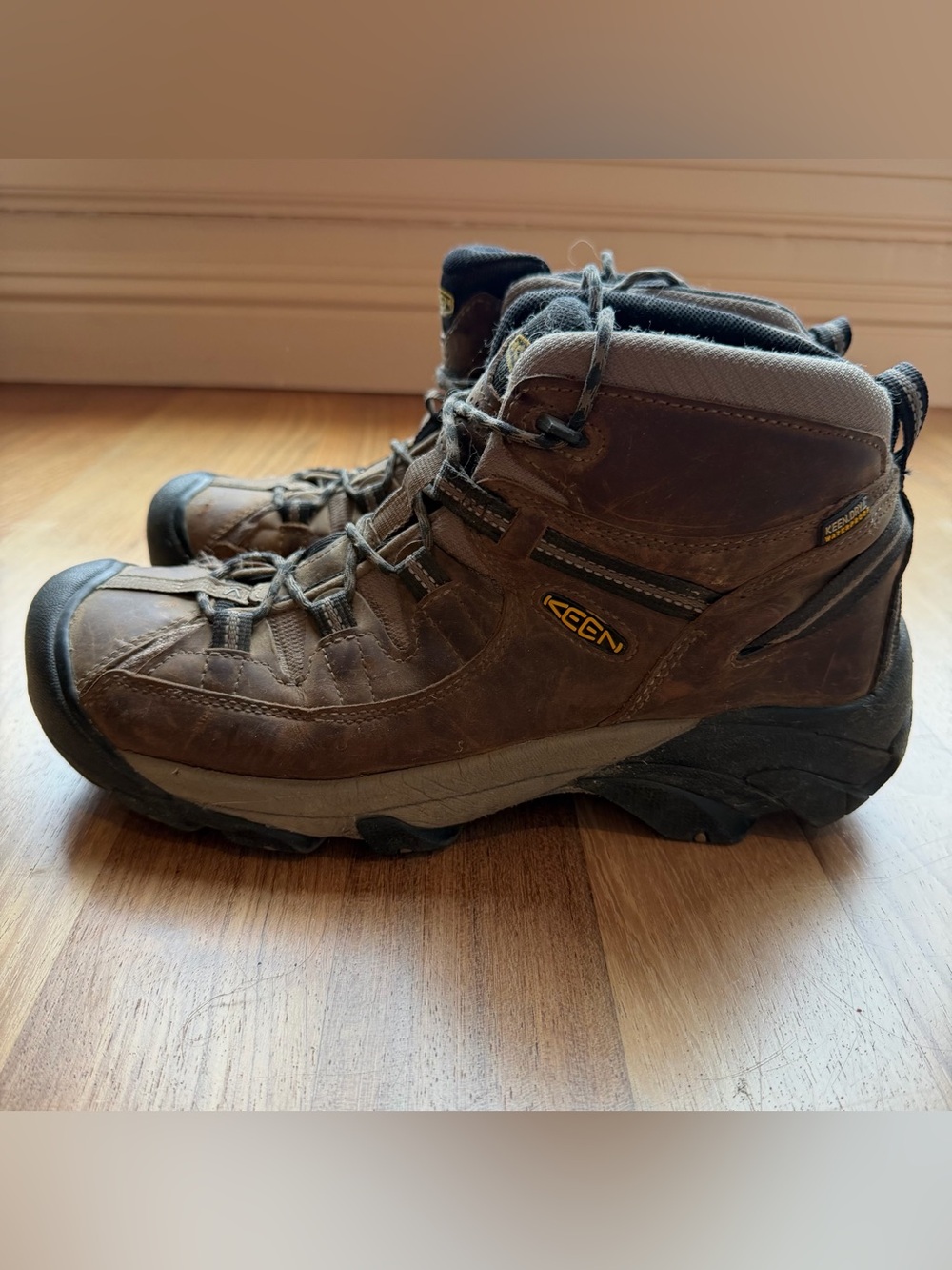 KEEN Brown and Black Men's Waterproof Leather Hiking Boots